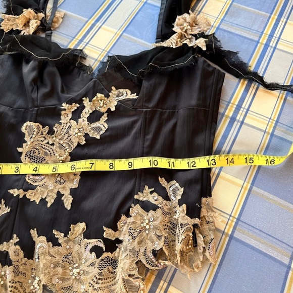 ♠️ MANDALAY GOLD LACE EMBROIDERY CORSET ♠️ - Picture 9 of 15